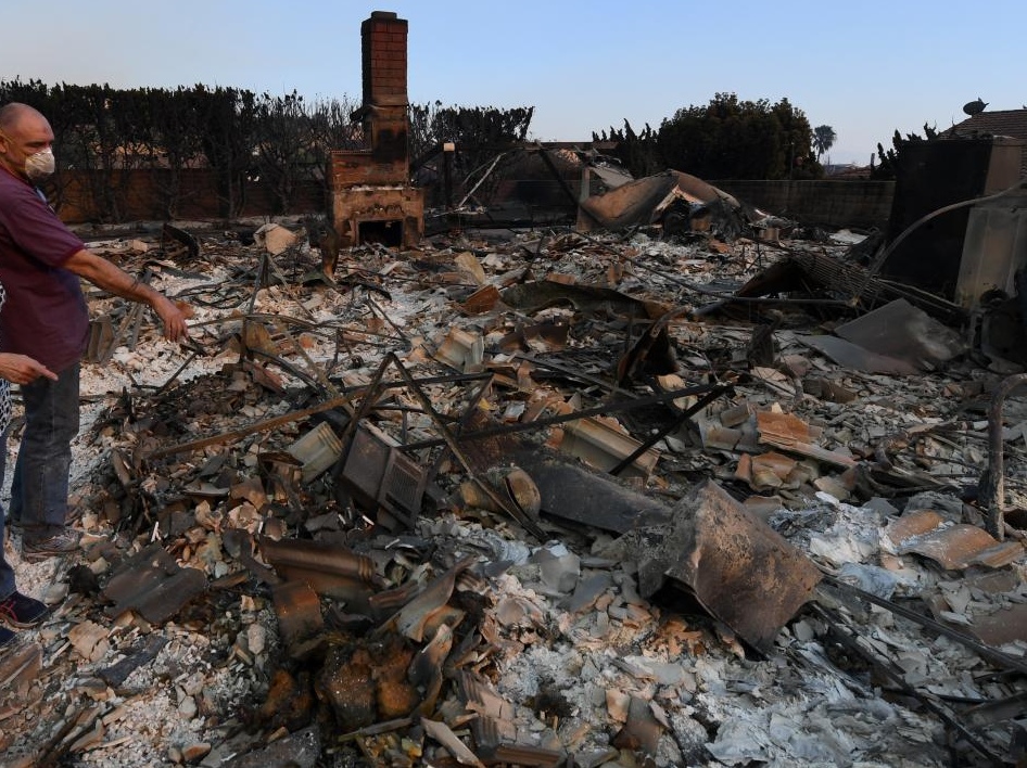 CALIFORNIE  2017 : maisons détruites en lisière de forêt