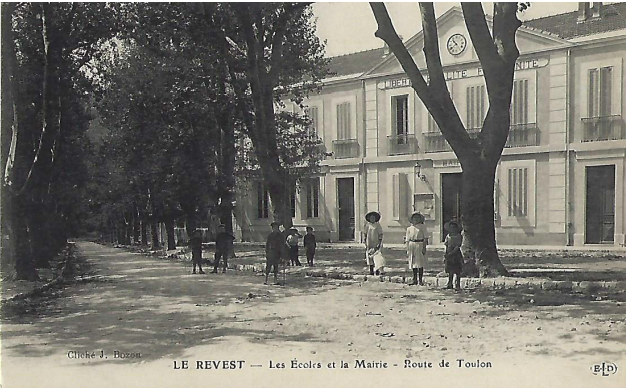 École - Mairie vers 1900