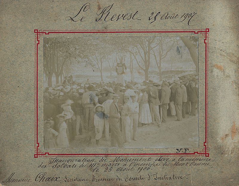 Inauguration du monument aux Morts en 1907